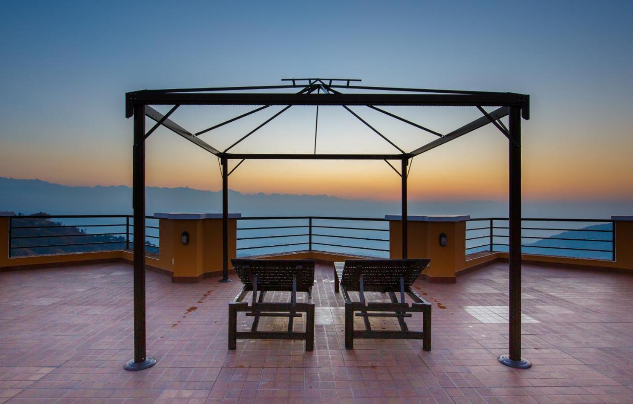 Club Himalaya, By Ace Hotels Nagarkot Bagian luar foto