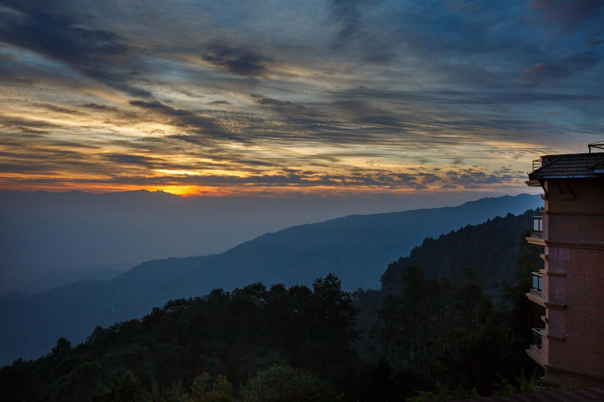 Club Himalaya, By Ace Hotels Nagarkot Bagian luar foto